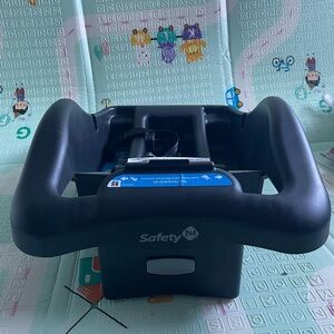 Safety 1st onBoard 35 LT Adjustable Infant Car Seat Base